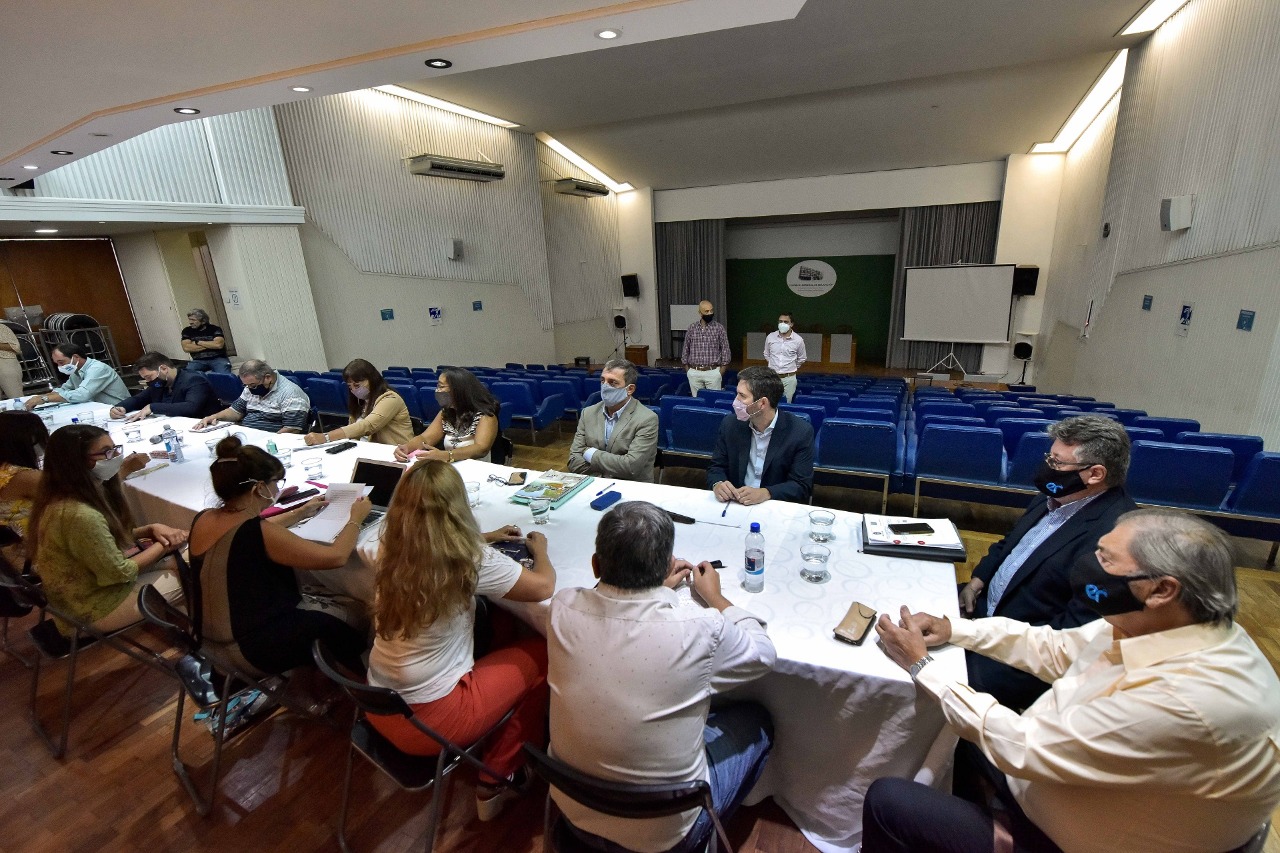 Salario: AGMER y UDA rechazaron oferta, mientras que AMET y SADOP lo analizarán