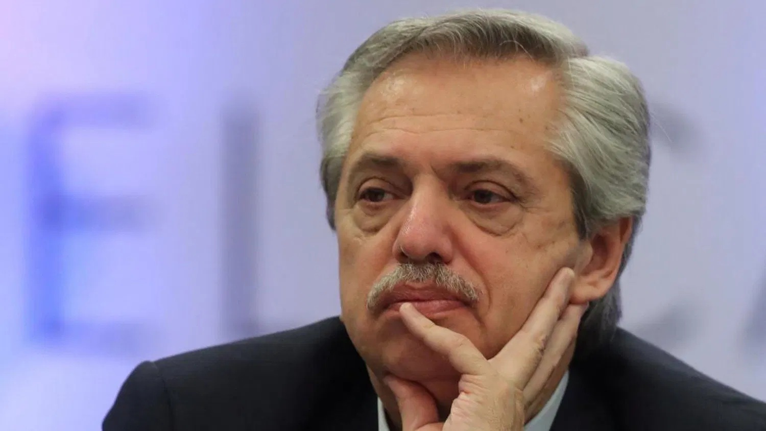 Cayó la imagen de Alberto Fernández por el escandalo de las vacunas en casi todo el país