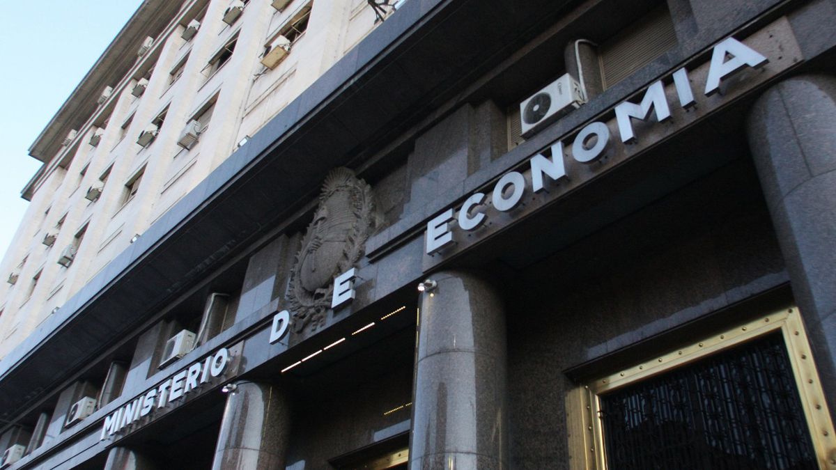 Economía vuelve a licitar Letras del Tesoro: buscará unos $10.000 millones