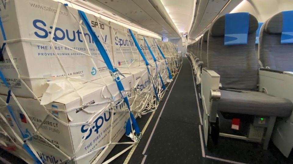 Sputnik V: décimo vuelo de Aerolíneas Argentinas viaja con destino a Rusia