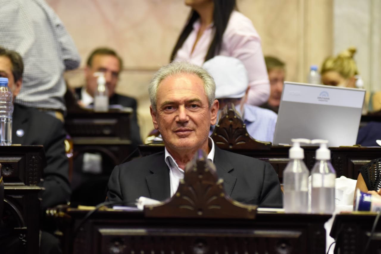 Benedetti pagó el Aporte Solidario y Extraordinario
