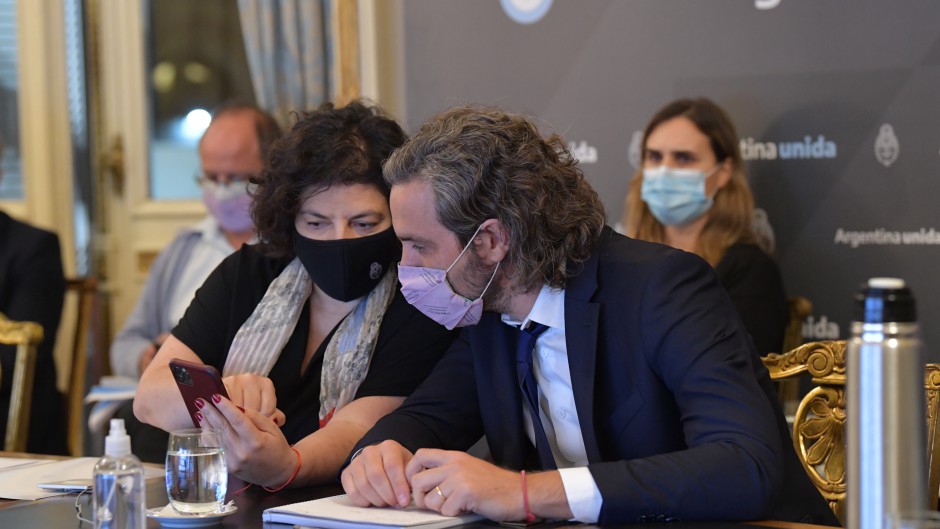 El Gabinete decidió esperar tres días antes de agravar la cuarentena