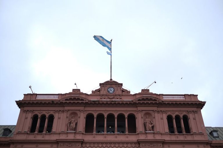 El primer trimestre registro el déficit financiero mas bajo de los últimos seis años