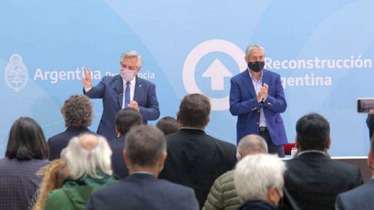 El presidente Alberto Fernández y el ministro de Hábitat, Jorge Ferraresi. 