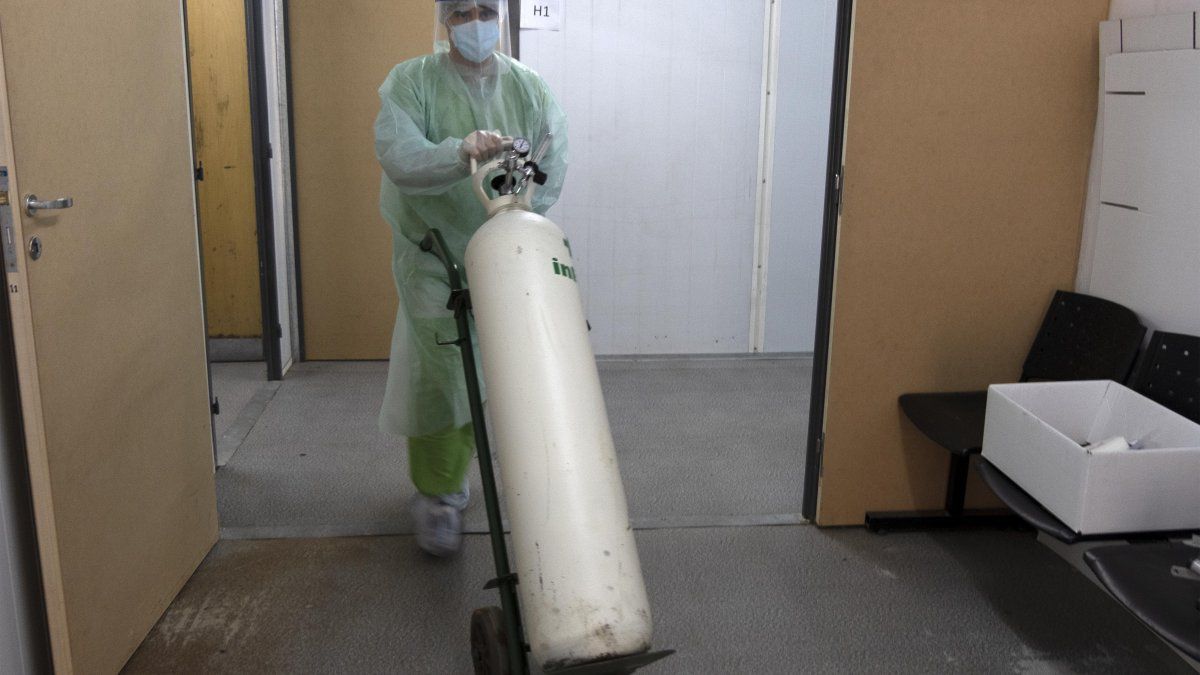India: advierten sobre el peligro de intentar fabricar oxígeno en casa