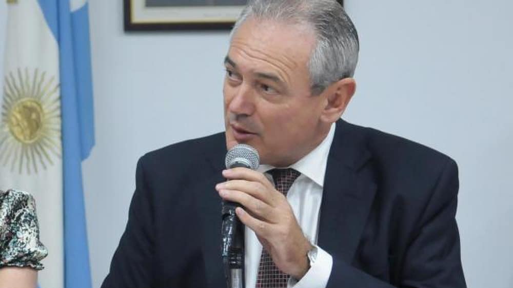 Benedetti: “Estoy en total desacuerdo” con suspender las PASO