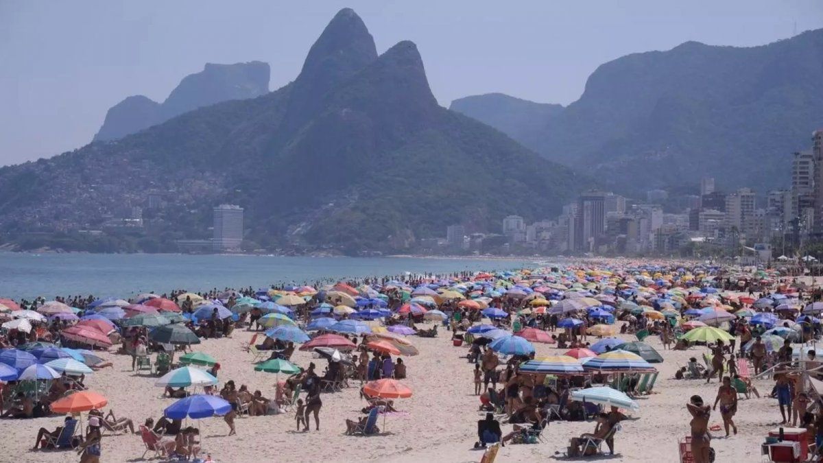 Río de Janeiro: la justicia anuló el cierre de playas y de bares por la pandemia