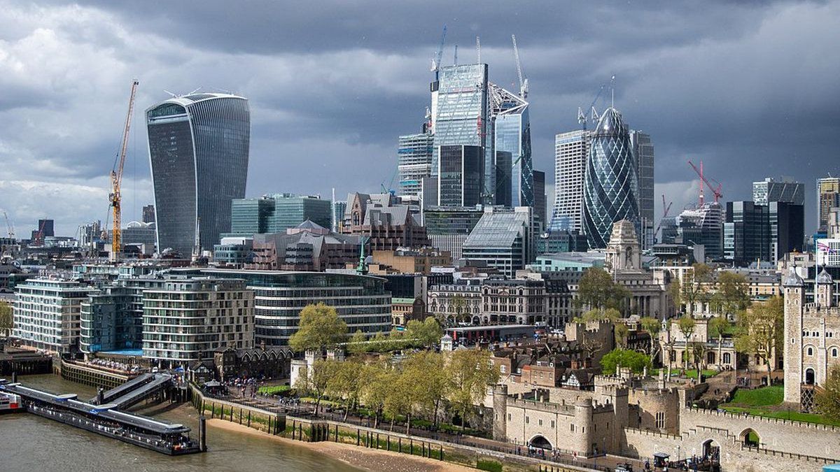 Desierta, la «City» de Londres reconvertirá oficinas en viviendas