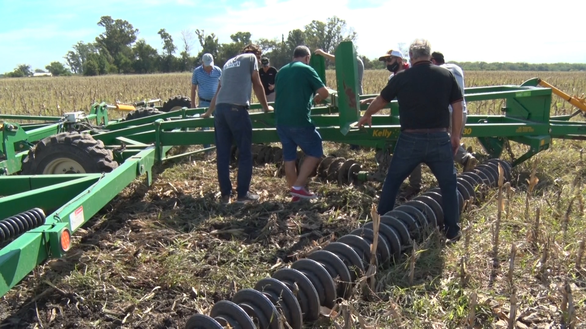 La rastra, el implemento amigo de las Buenas Prácticas Agrícolas