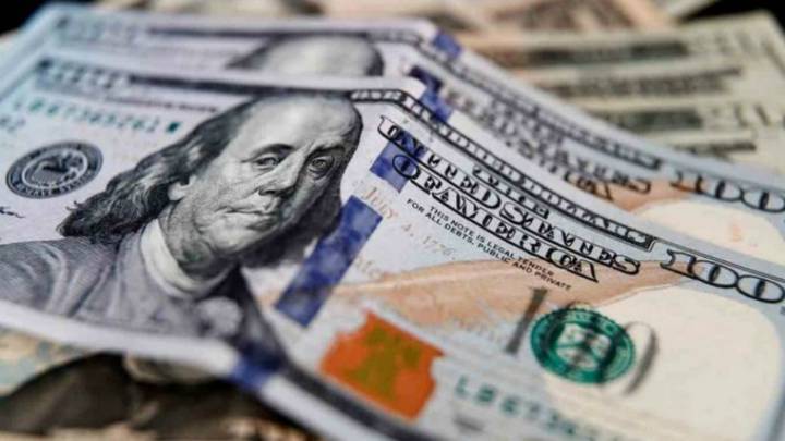 2 de cada 3 dólares que compra Banco Central quedan en reservas
