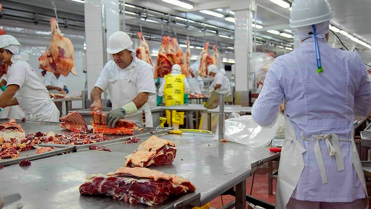 Organizaciones rurales y dirigentes de Juntos por el Cambio rechazan el cierre de exportaciones de carne