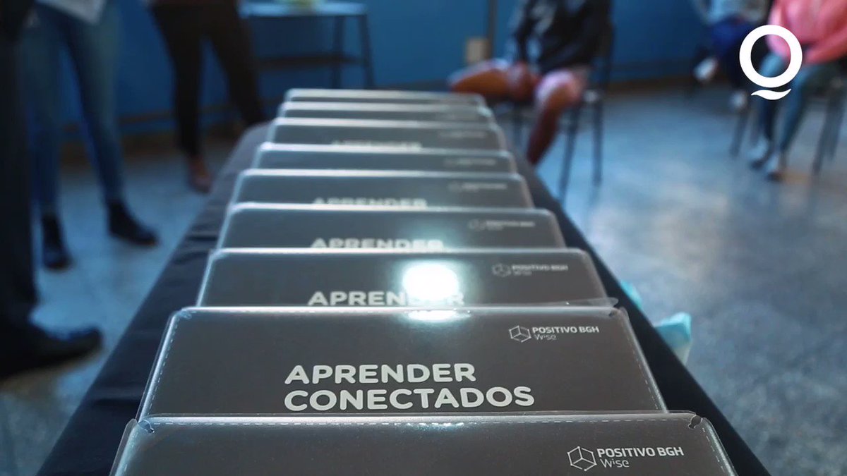 Fernández reactiva la entrega de notebooks a estudiantes secundarios