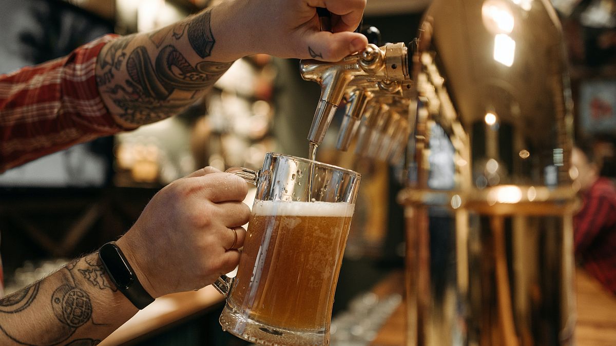 Insólita propuesta en EEUU: ofrecen cerveza gratis a jóvenes para que se vacunen