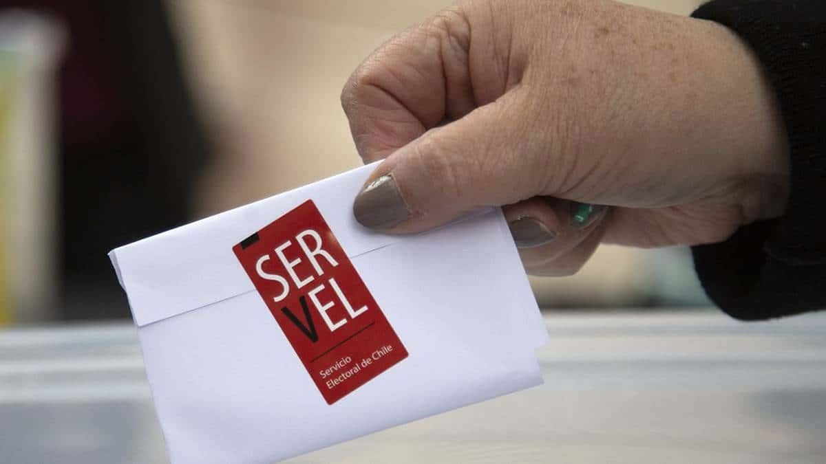 Chile: la izquierda e independientes dan golpe al oficialismo en la elección de constituyentes