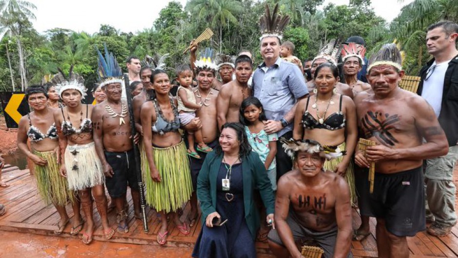 El hijo de Bolsonaro le respondio a Alberto: «El barco que se esta hundiendo es la Argentina»