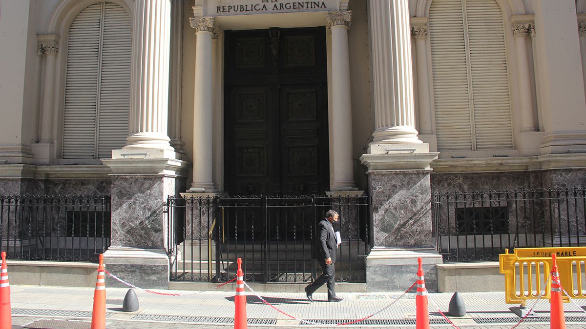 Los dólares financieros anotan su cuarta baja consecutiva (Banco Central compró u$s70 milones)