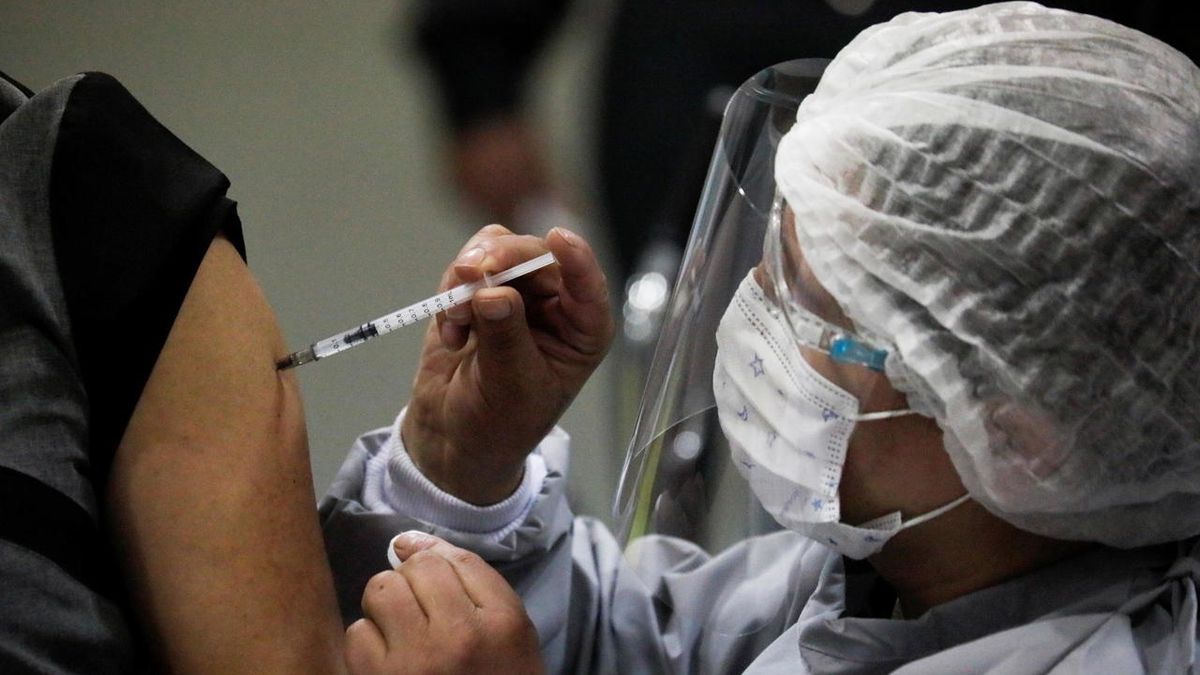 Bolivia informó que aplicó el 83% de las vacunas que llegaron al país