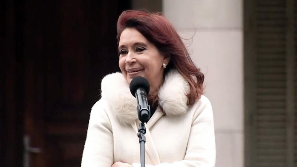 Cristina Kirchner: “Vamos a salir con la vacuna, vamos a volver a ser felices”