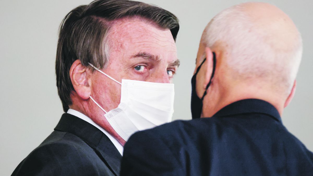 Complica más a Bolsonaro la denuncia de supuestas coimas en la compra de vacunas
