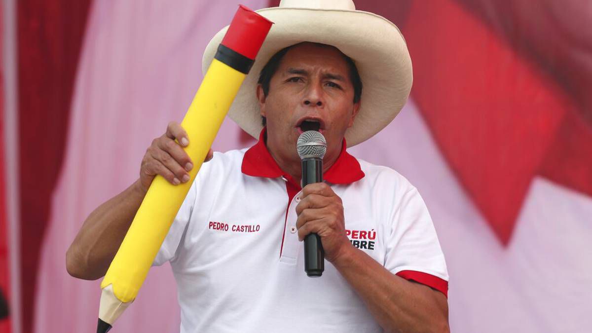 Ajustado balotaje en Perú: Pedro Castillo lo dio vuelta y ahora aventaja a Keiko Fujimori por ínfima diferencia