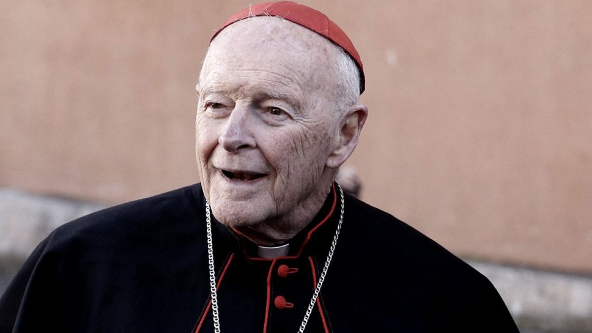 Cardenal estadounidense expulsado de la Iglesia es acusado de abuso sexual