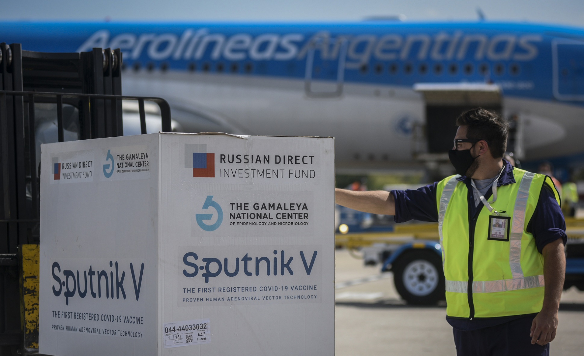 Llegan 400 mil dosis del componente 2 de Sputnik V y 204.000 de Astrazeneca