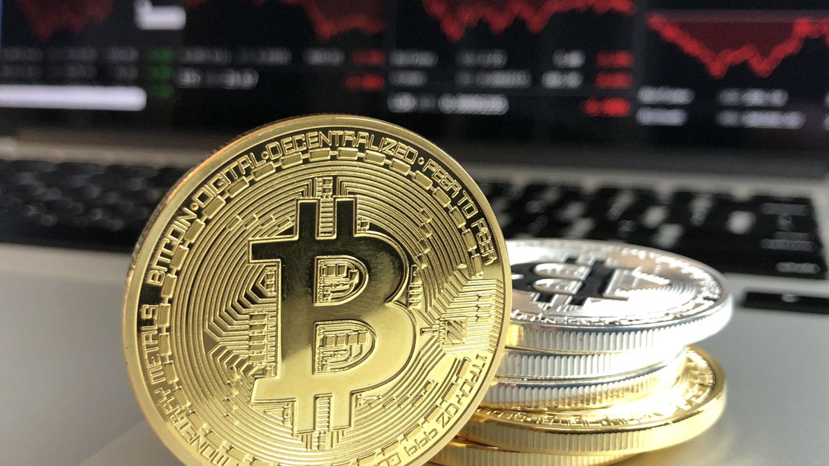 China golpea a las criptomonedas: caen fuerte Bitcoin y Ethereum
