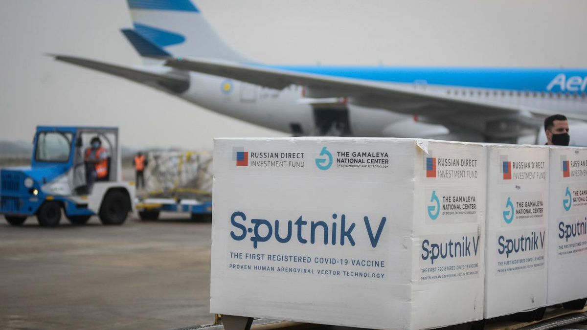 Advierten que EEUU prohibiría el ingreso de personas vacunadas con Sputnik V