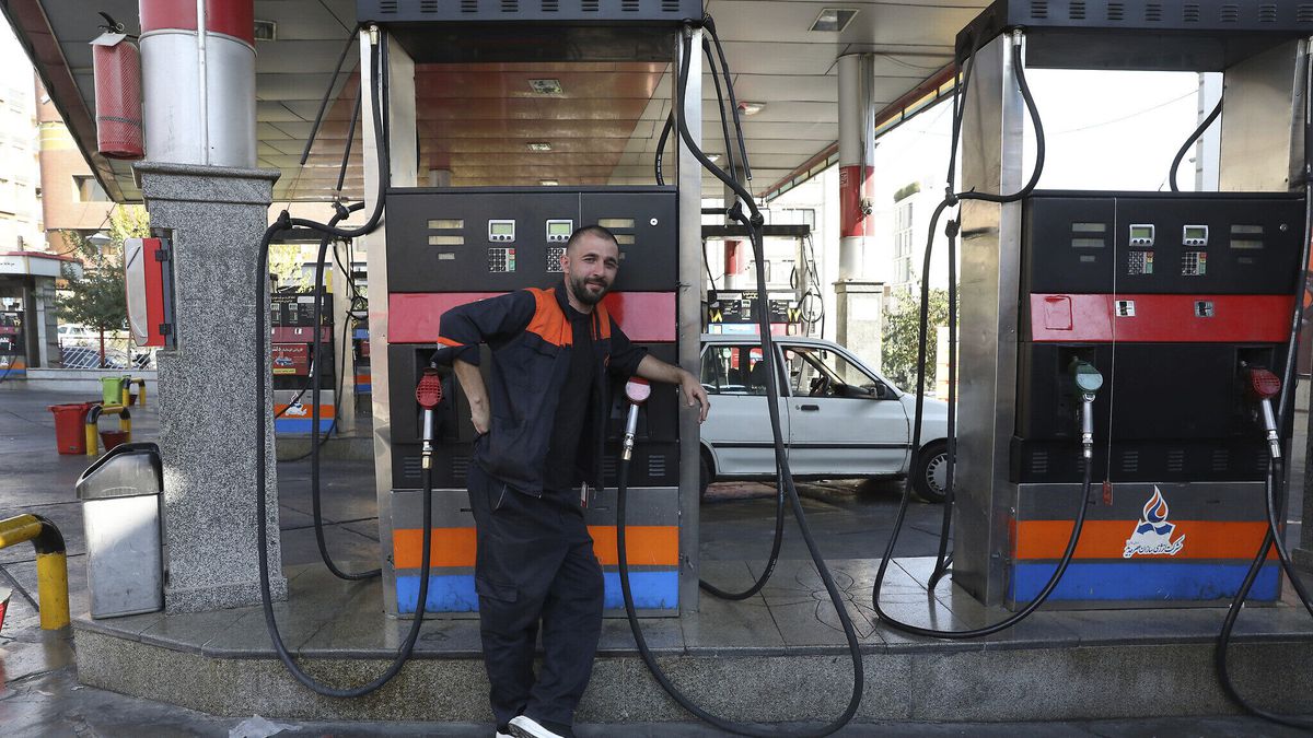 Un ciberataque paraliza las estaciones de servicio en Irán
