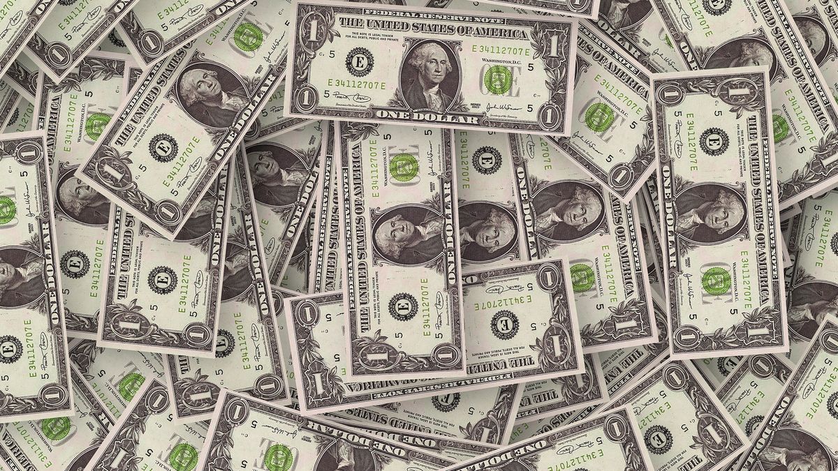 El dólar en el mundo trepó a máximo de 16 meses ante inflación récord en EEUU