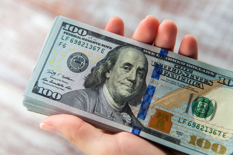 El dólar blue volvió a bajar y la brecha descendió a mínimos de casi una semana