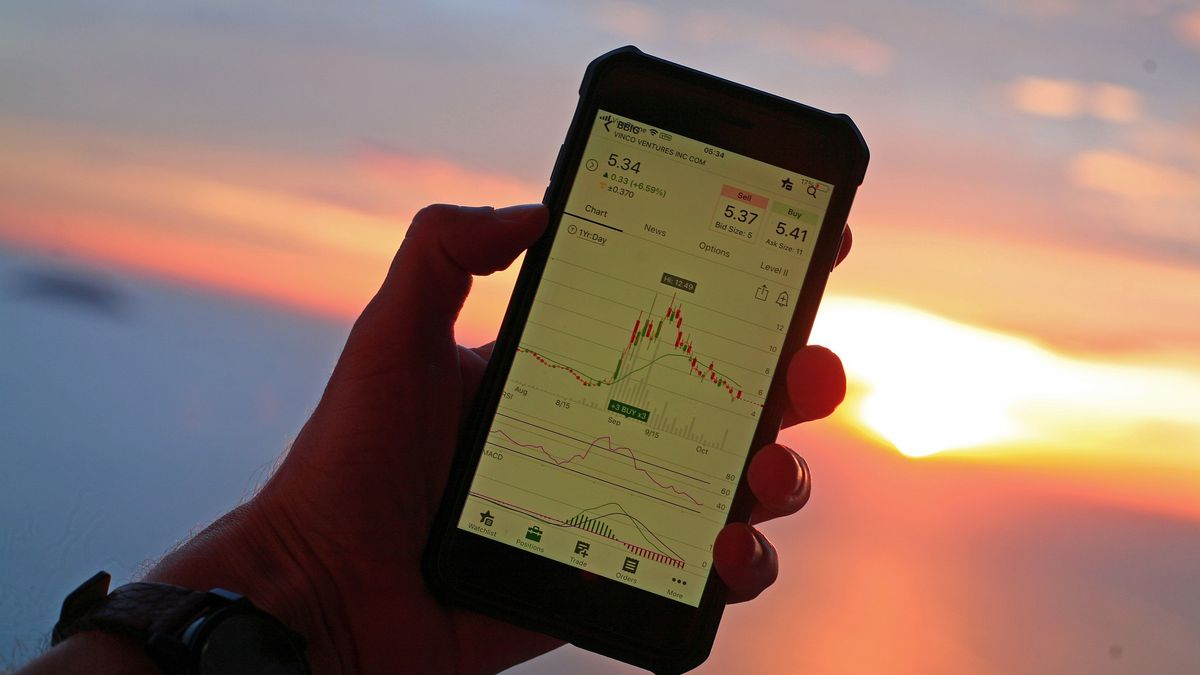 Cómo invertir tus ahorros de forma sencilla a través de las apps