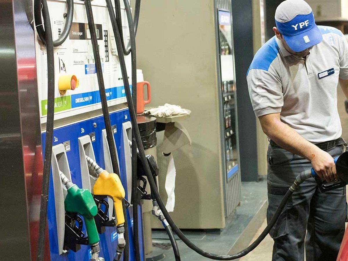 El Gobierno postergó hasta marzo la actualización de los impuestos a los combustibles