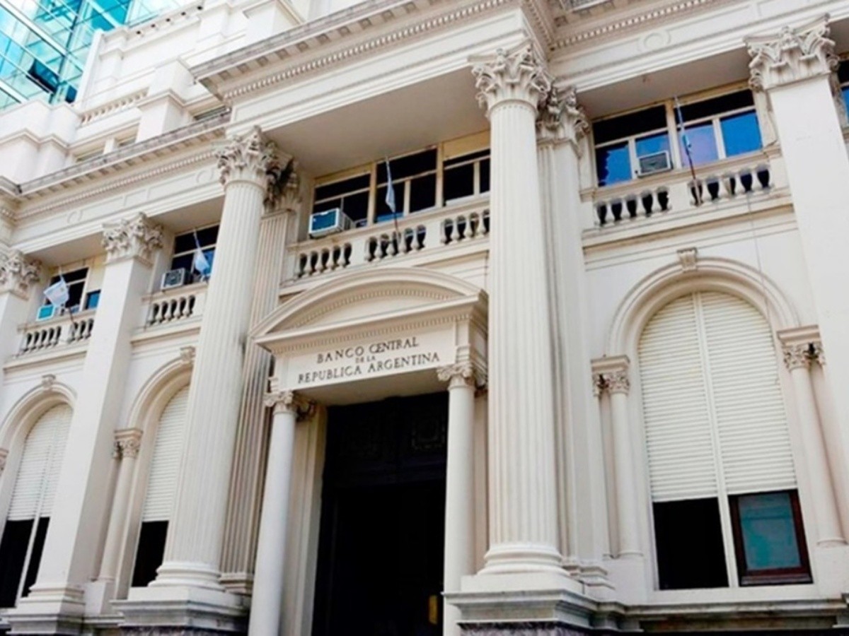 El Gobierno analiza cambios que piden los bancos en el sistema financiero