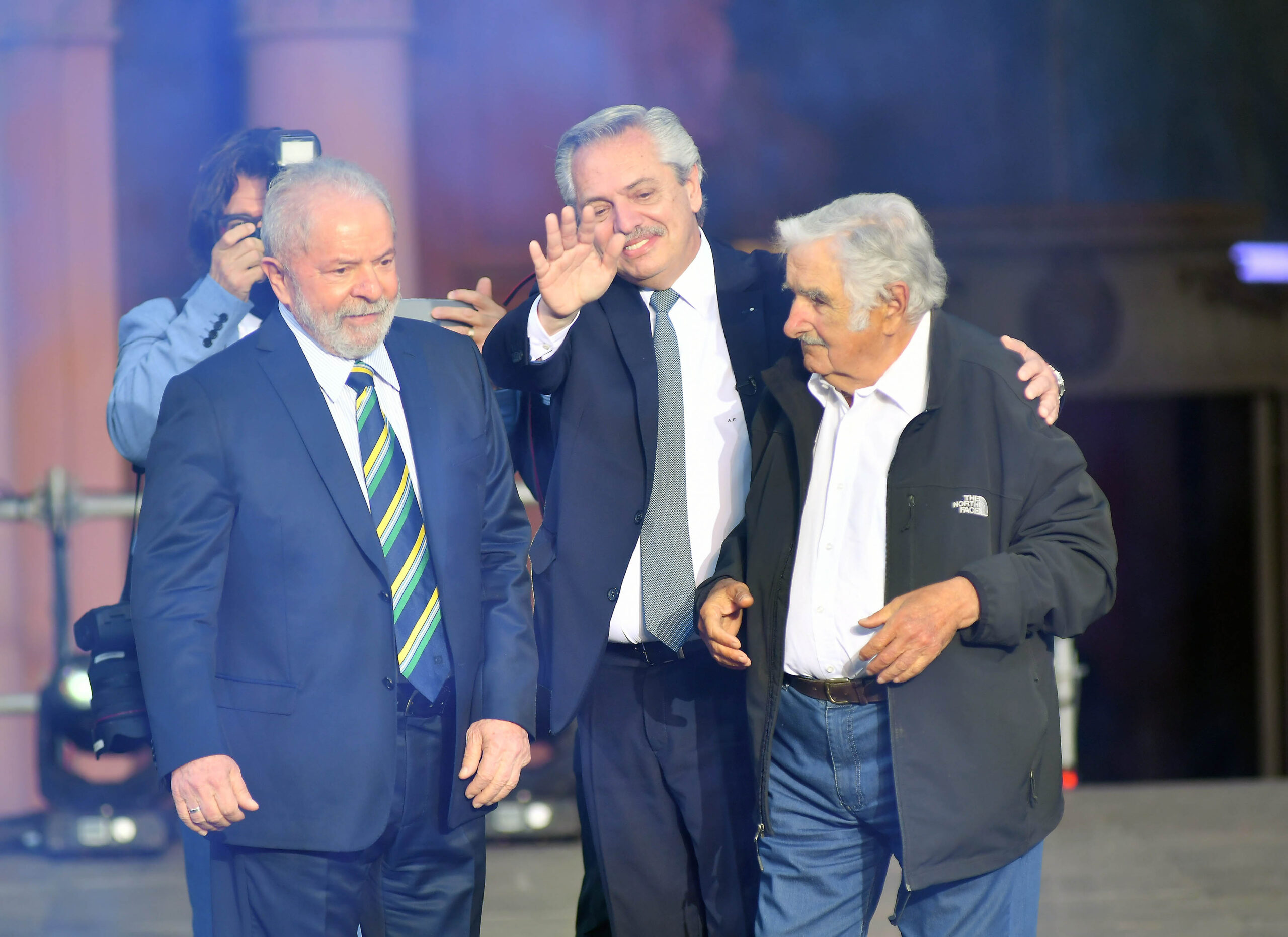 Negociaciones con el FMI: 10 expresidentes piden que se eliminen sobrecargos y otorguen plazos que permitan crecimiento￼