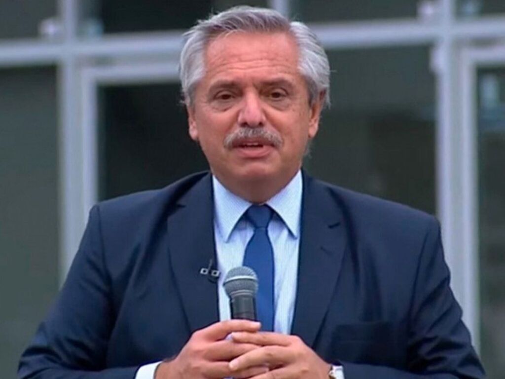 Alberto dice que hay inflación «autoconstruida» y «diablos» que aumentan los precios