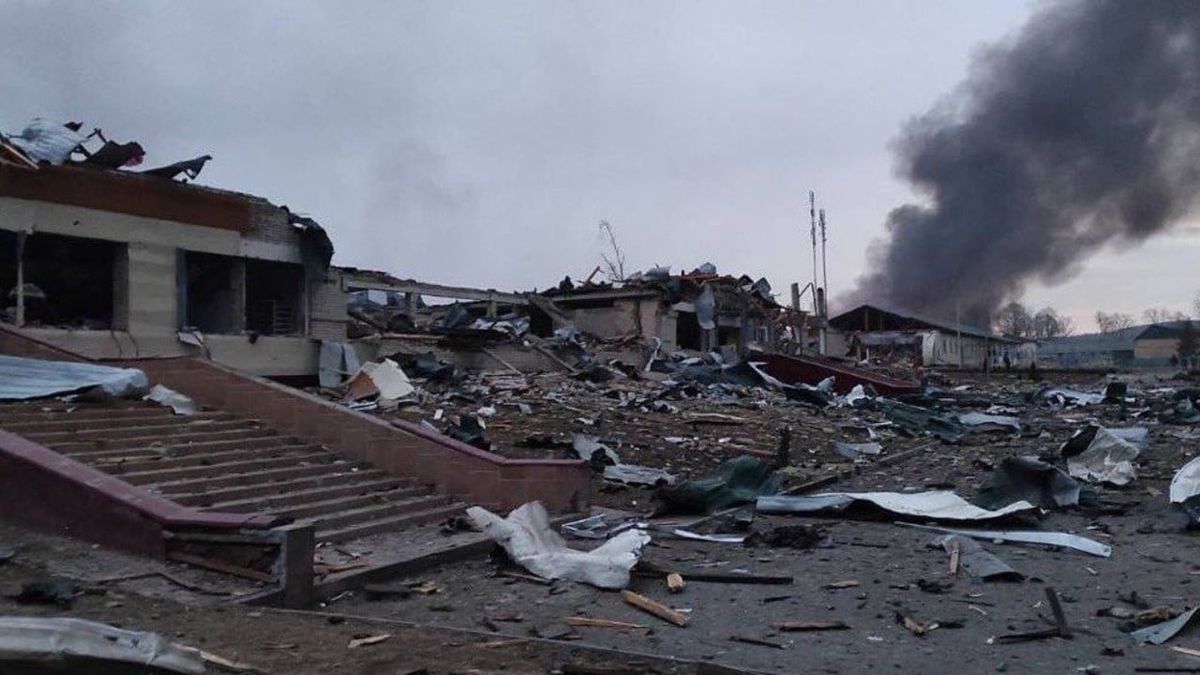 Rusia lleva la guerra a la frontera de la OTAN con un ataque que dejó 35 muertos