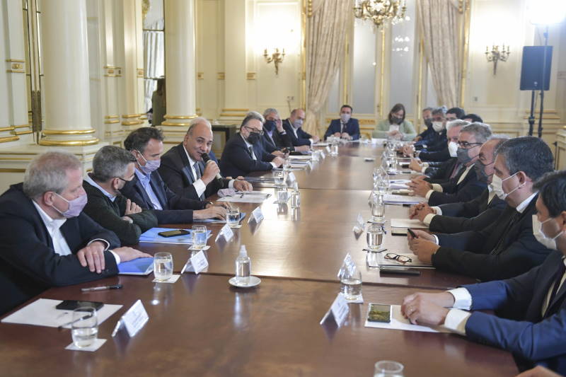 En medio de la división interna, el Gobierno llamó a los ministros a una reunión de Gabinete en Casa Rosada
