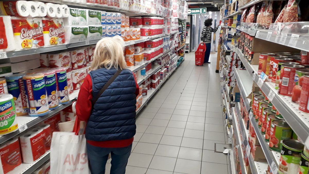 Mientras el consumo no repunta, la morosidad y el contrabando complican más a las empresas