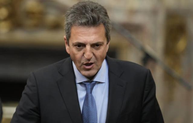 Massa: «No queremos dejar a ningún trabajador por debajo de la línea de la pobreza»