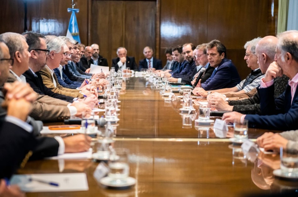 Massa cerró un dólar soja a $200 a cambio de que liquiden 5000 millones de dólares