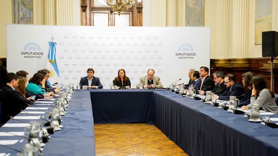 Presupuesto 2023: arrancó la exposición de ministros y funcionarios de energía