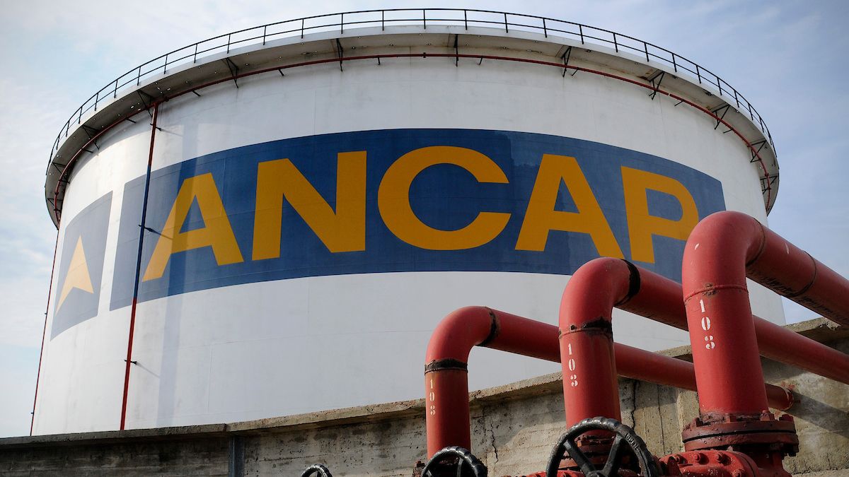 ¿Cuánto dejará de ganar Ancap tras el congelamiento de los combustibles?