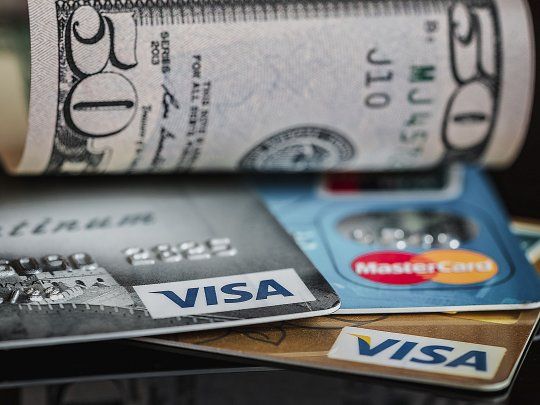 Nuevas trabas al consumo internacional: desde julio, más controles sobre compras con tarjeta en el exterior