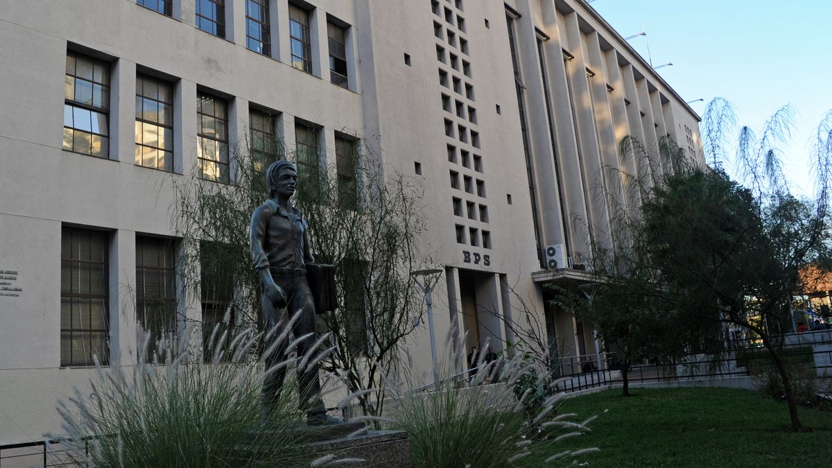 La cantidad de puestos cotizantes en el BPS superó un récord histórico