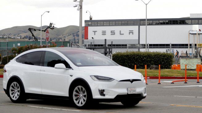 Tesla decepcionó en el balance trimestral y sus acciones caen con fuerza