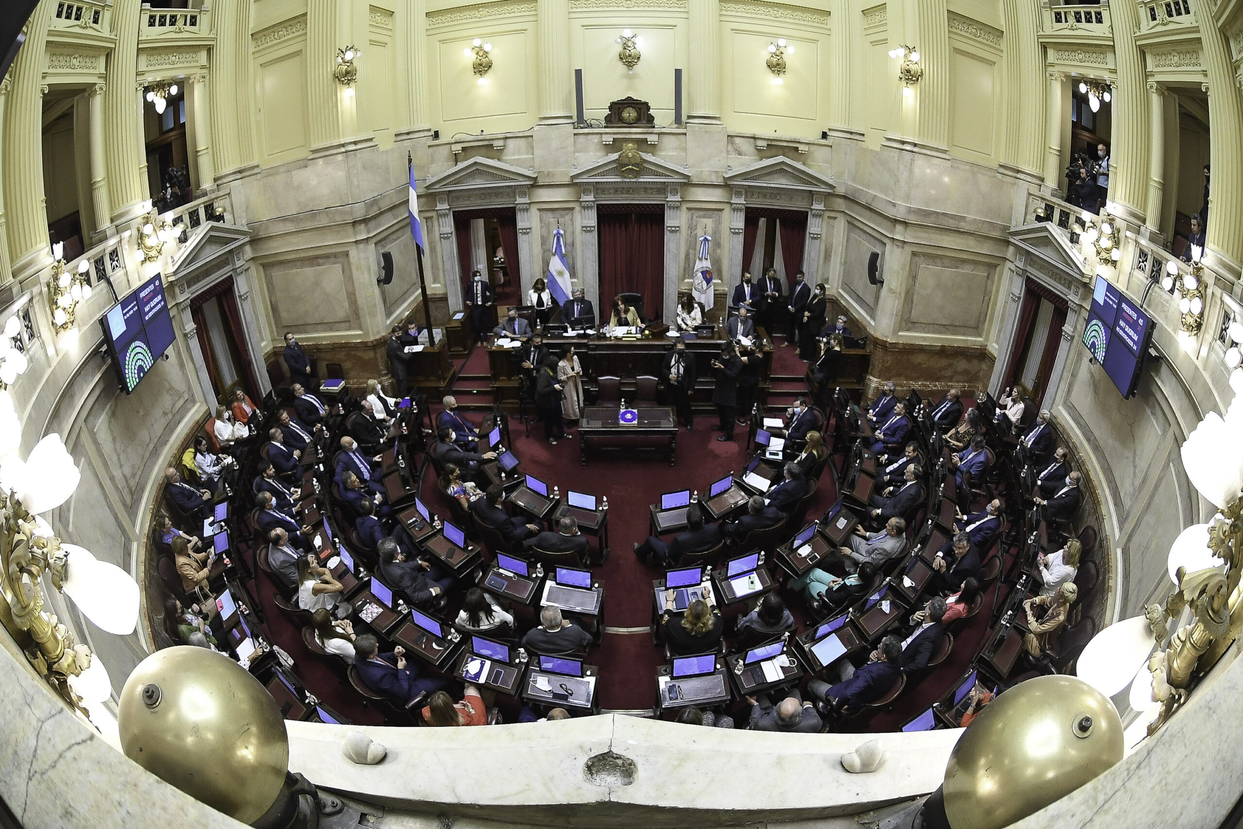 Tras la media sanción en la Cámara de Diputados, la Ley Bases y el paquete fiscal ingresaron al Senado
