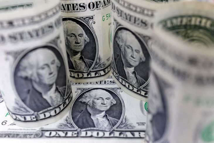 El dólar oficial cayó a mínimos de tres semanas: ya acumuló un retroceso de $77 desde las elecciones