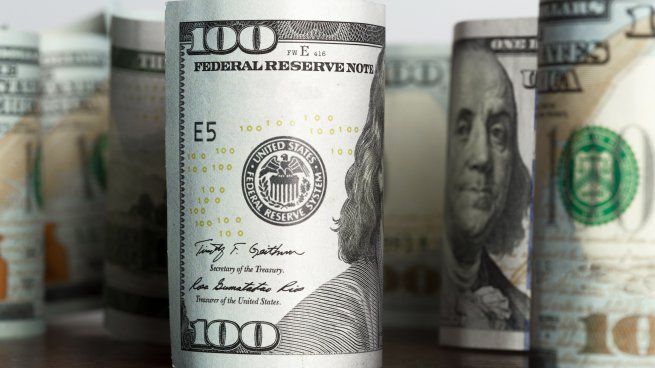 El dólar enfrenta una rueda clave marcada por el regreso del Gobierno al mercado de deuda