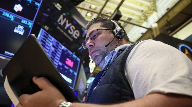 Wall Street se tambaleó ante la ofensiva comercial desatada por Donald Trump